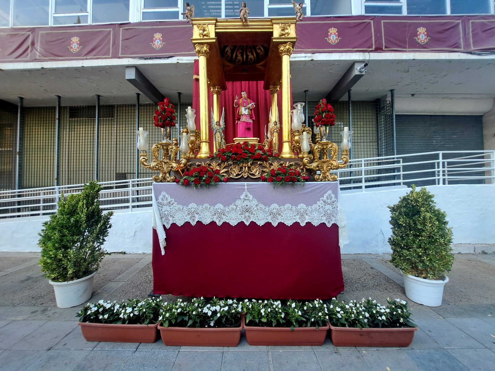 ALTAR EFÍMERO DEL BEATO NARCISO ESTENAGA