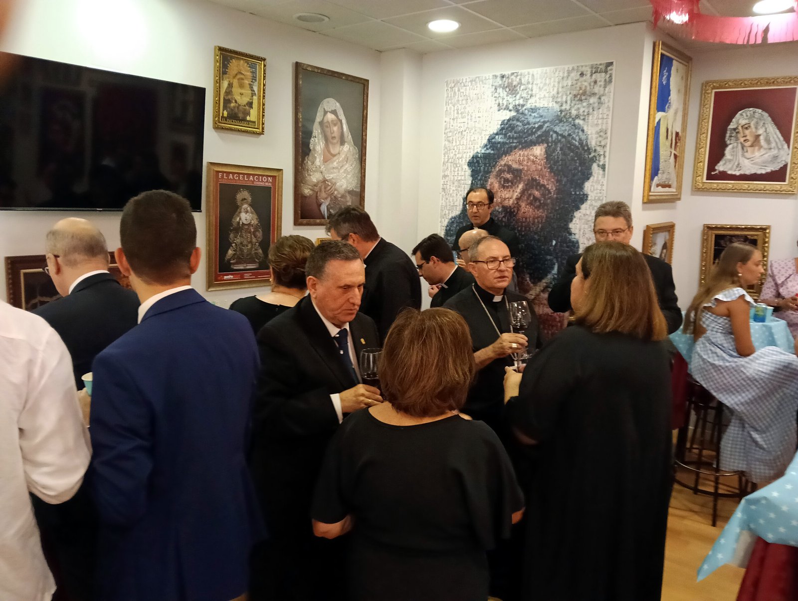 INVITACIÓN DE LA HERMANDAD DE LA VIRGEN TRAS LA FUNCIÓN