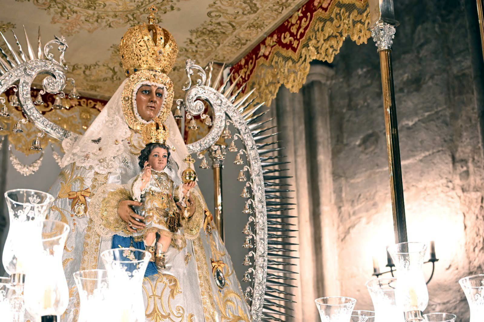 UNA TORMENTA OBLIGA A SUSPENDERLA PROCESIÓN DE LA VIRGEN DEL PRADO